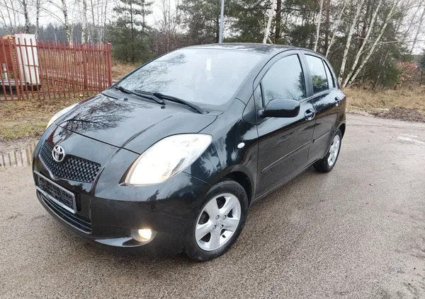 samochody osobowe Toyota Yaris cena 17200 przebieg: 157877, rok produkcji 2006 z Kazimierz Dolny